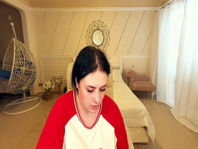 Live sex webcam photo for SerahMirabeli #262006980