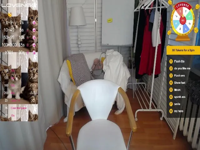 Live sex webcam photo for StayWild21 #255689954