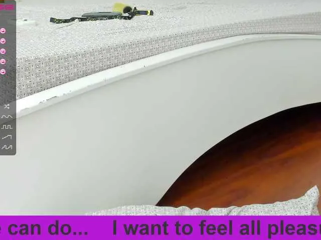 Live sex webcam photo for SexyDione #249705938