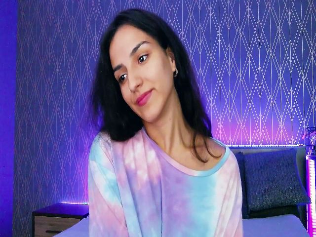 Live sex webcam photo for XDaphneMoss #259377877