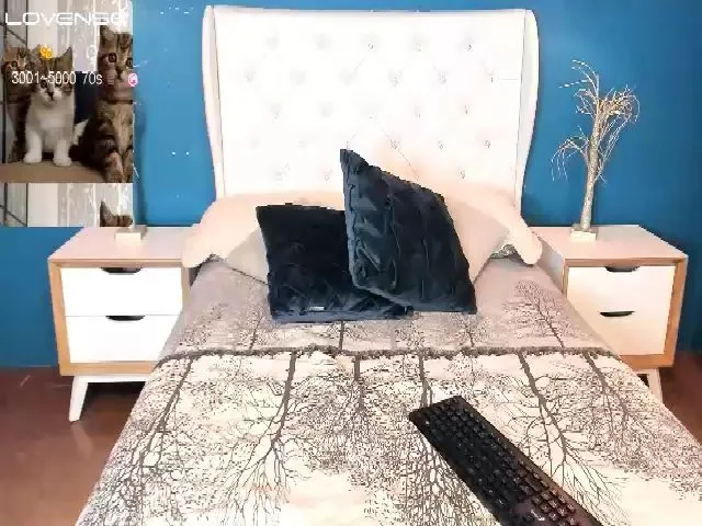 Live sex webcam photo for Cat_apple #254948680