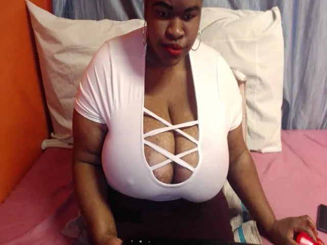 Live sex webcam photo for Sweetnozie #258554741