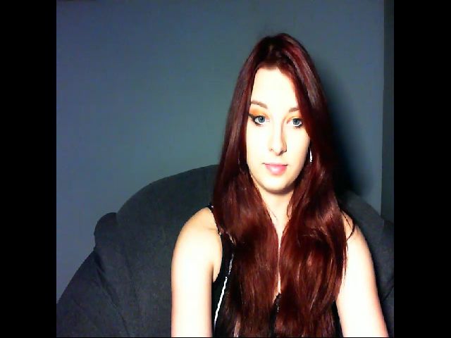 Live sex webcam photo for VirginLuna18 #253530262