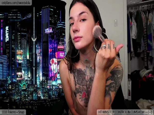 Live sex webcam photo for SweetxLola #265561108