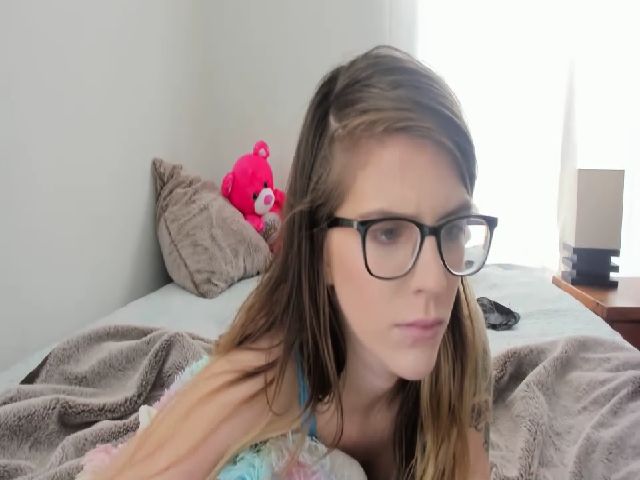 Live sex webcam photo for Meganholly00 #257063753