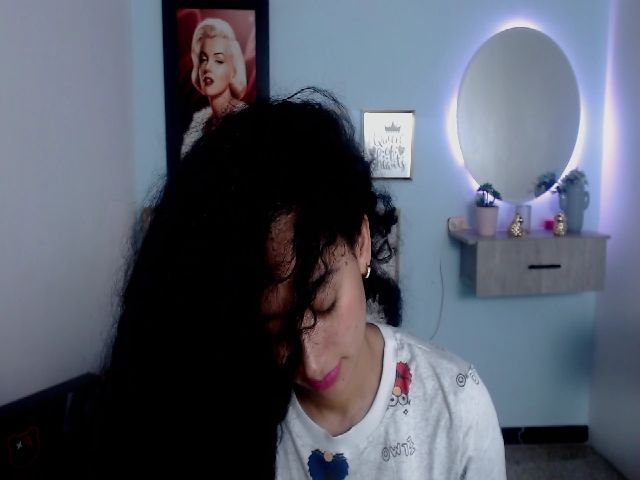 Live sex webcam photo for Jade_lee88 #254996294