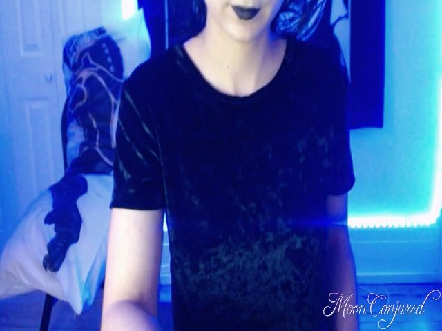 Live sex webcam photo for MoonConjured #254632578