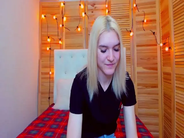 Live sex webcam photo for MarliTes #256110448