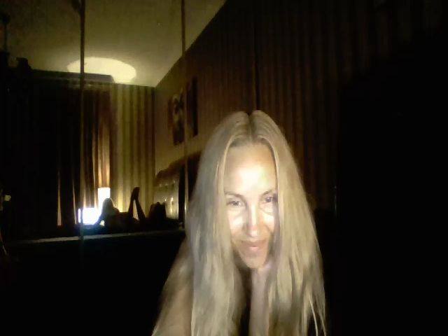 Live sex webcam photo for Lady_Irina1 #265118559