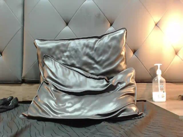 Live sex webcam photo for AnaSaenz #261635589