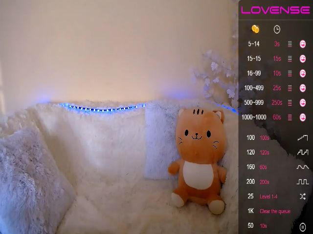 Live sex webcam photo for HarleyQuinnX_ #257544642