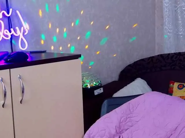Live sex webcam photo for LovelyLina #241229571