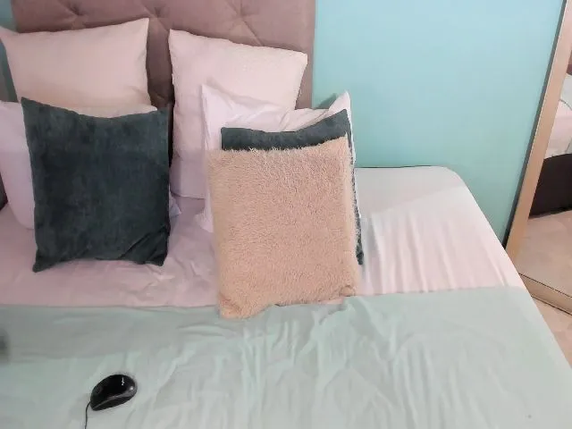 Live sex webcam photo for circenmilen #261811359