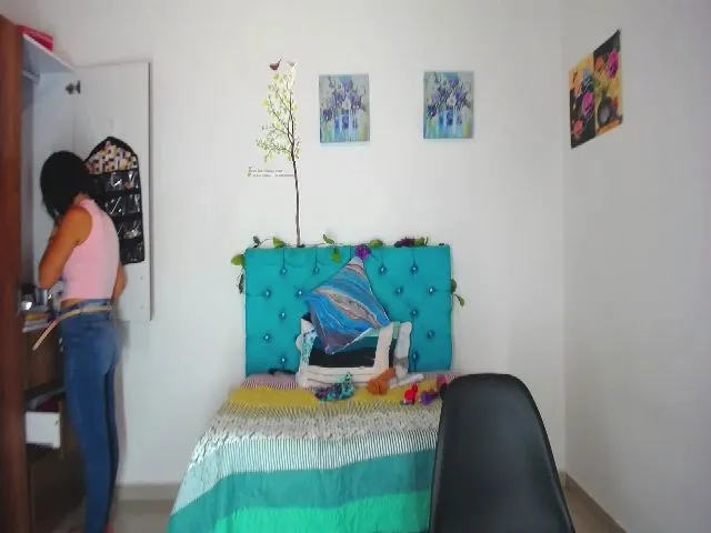 Live sex webcam photo for Eva_08 #260317609