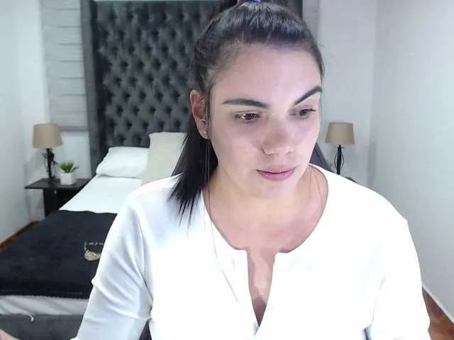 Live sex webcam photo for AliceRoss #251702342
