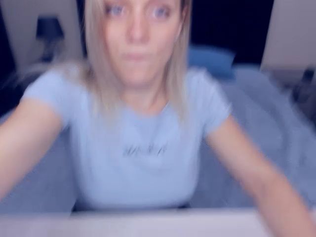 Live sex webcam photo for MeganKind #258079432