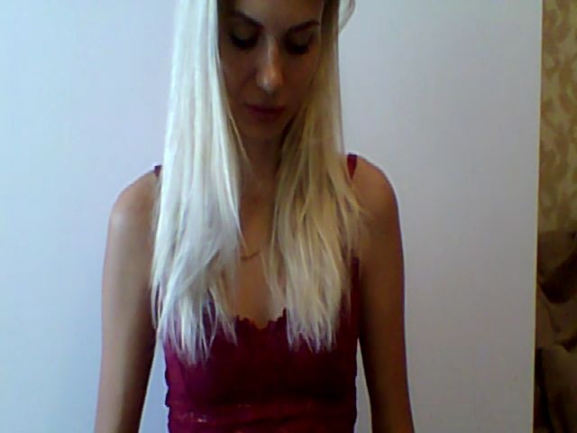 Live sex webcam photo for LiliannSweet #261238182