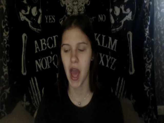 Live sex webcam photo for HISOKAMORROW_ #262904238