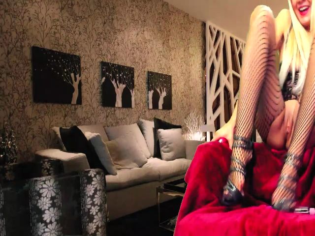 Live sex webcam photo for CrissHOT #255775655