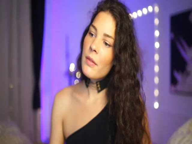 Live sex webcam photo for ITakeUrBreath #258893993