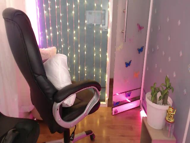 Live sex webcam photo for Anahi_moore #252604352