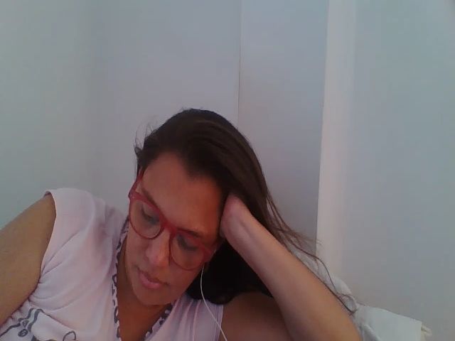 Live sex webcam photo for SweetLola01 #254259941