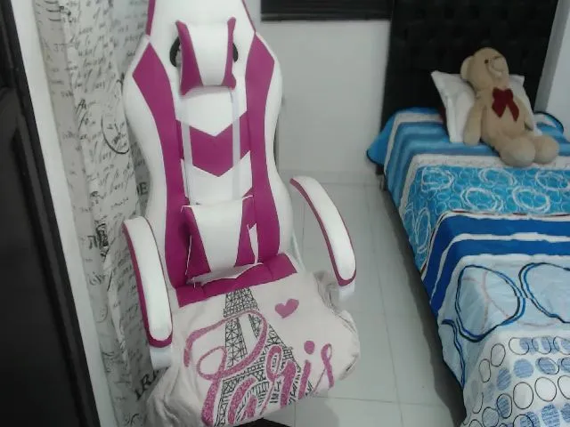 Live sex webcam photo for Andrea_acker #263091373