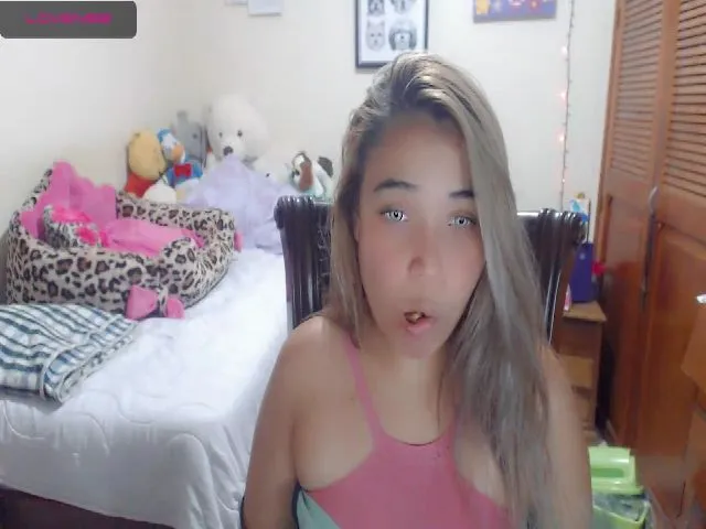 Live sex webcam photo for Meganhill_ #265243051