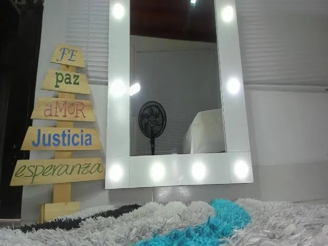 Live sex webcam photo for Msschloe_ #258812931