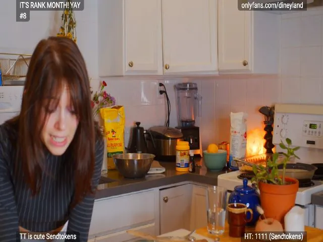 Live sex webcam photo for diney_ #255821849