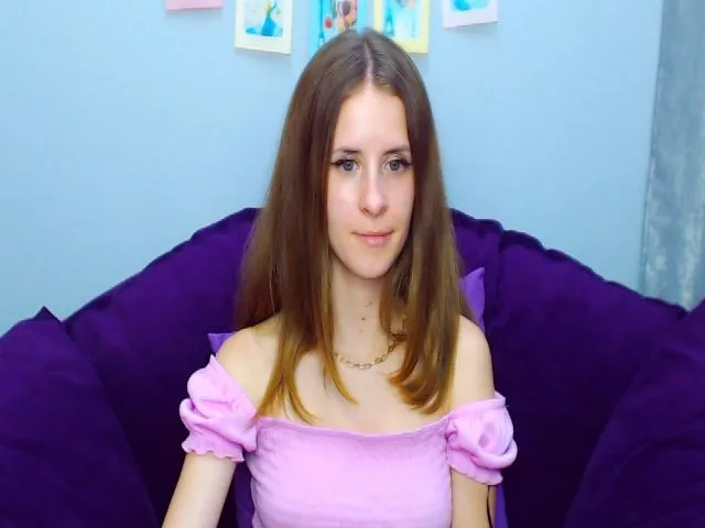 Live sex webcam photo for KristenKravit #254769887