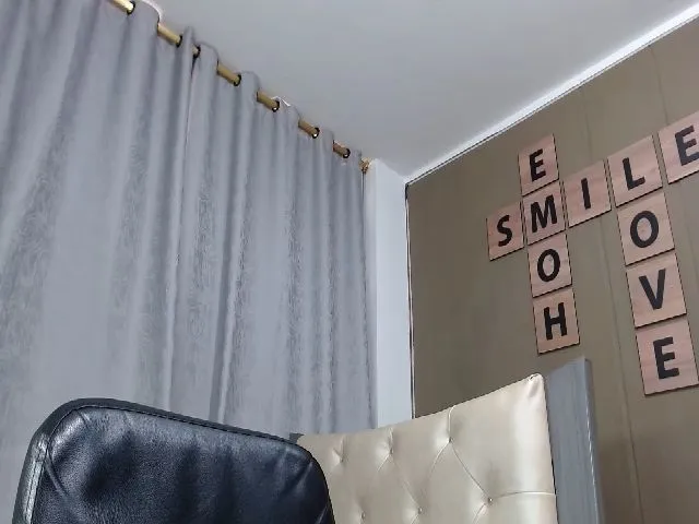 Live sex webcam photo for ScarletDsire #255404096