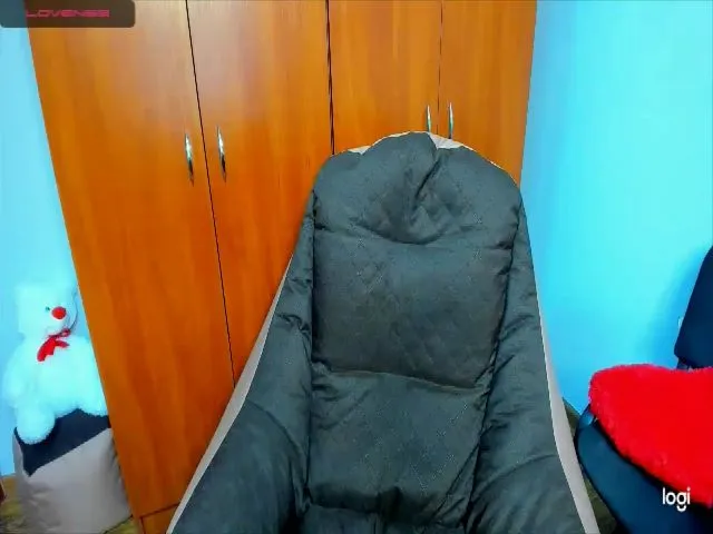 Live sex webcam photo for lilydavra #253608026