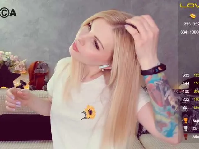 Live sex webcam photo for LiluDallass #287915550