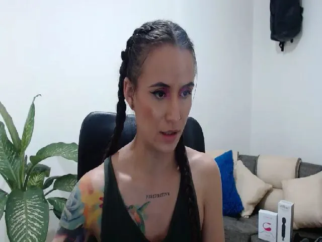 Live sex webcam photo for Avaa22_ #252707898