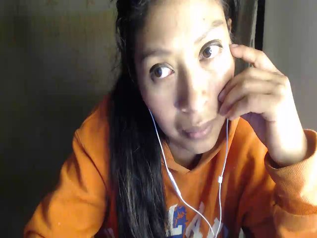 Live sex webcam photo for CHILENITAHOT #255237799