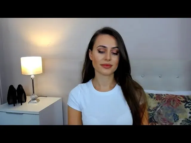 Live sex webcam photo for CharlotteLOV #254400190