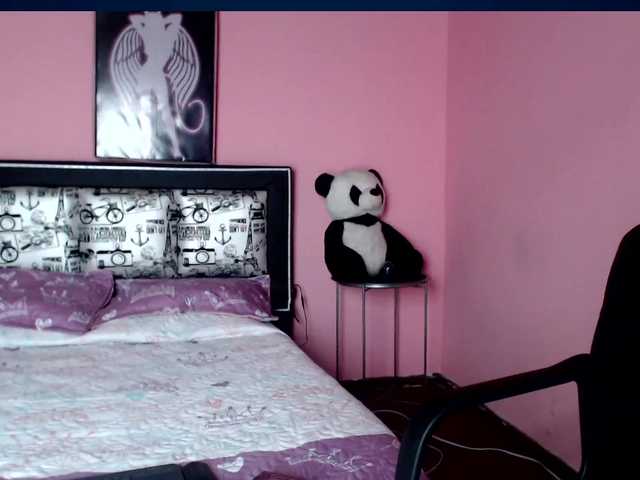 Live sex webcam photo for marilyn-eas #249657588