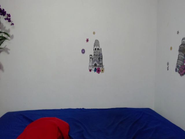 Live sex webcam photo for Vaiolet1314 #262511203