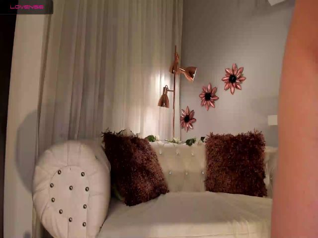 Live sex webcam photo for Abril_wow #255888877