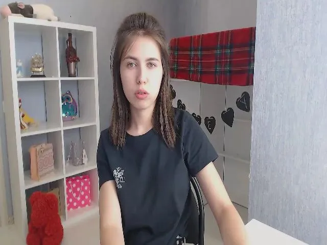 Live sex webcam photo for YourrAngell #261377248