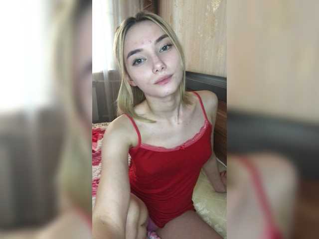 Live sex webcam photo for Sweetgirl-11 #242497835
