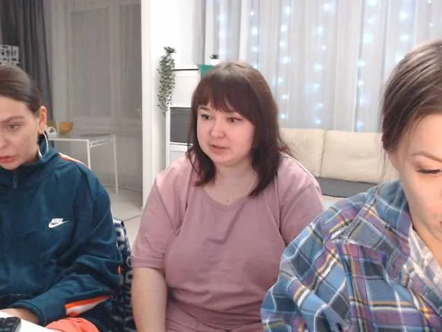 Live sex webcam photo for BugaGirls #241034089