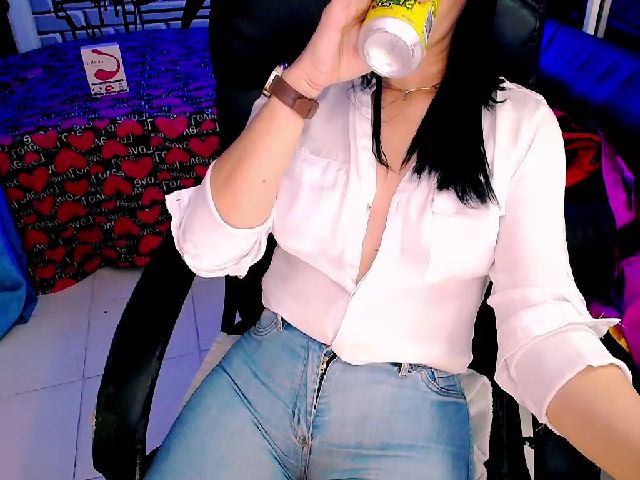 Live sex webcam photo for Sashabreck #287859957