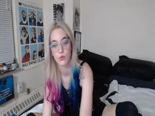 Live sex webcam photo for AnnaTame #256669128