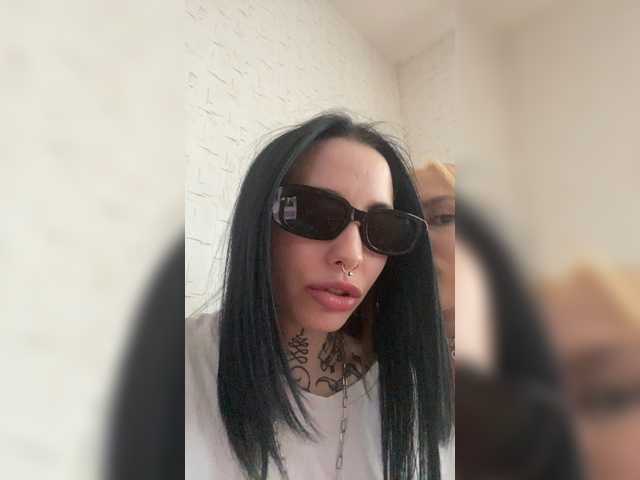 Live sex webcam photo for TreshGirls #241411377