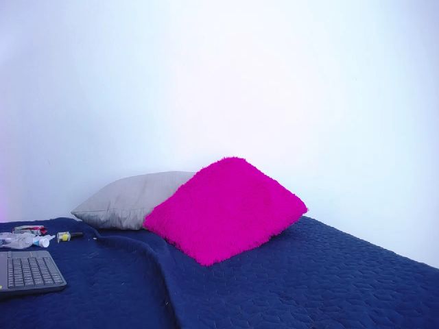 Live sex webcam photo for Chrishadoll #252618300