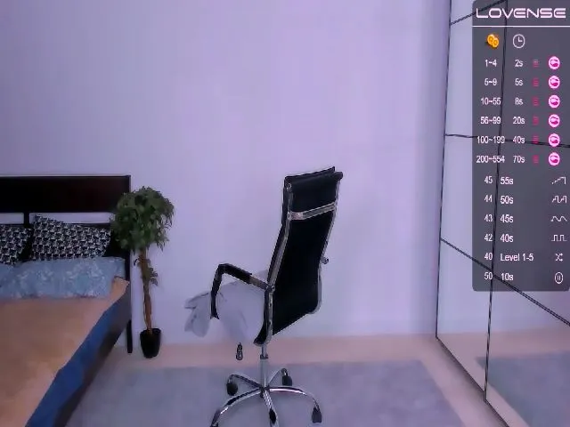 Live sex webcam photo for JIJISPA #255773127