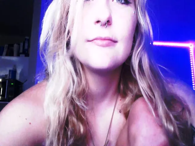 Live sex webcam photo for Whorde #261420427