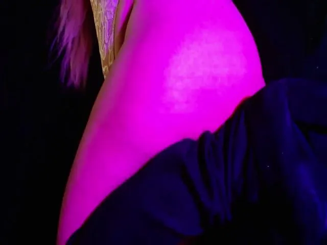 Live sex webcam photo for CiaraWatson #252360501